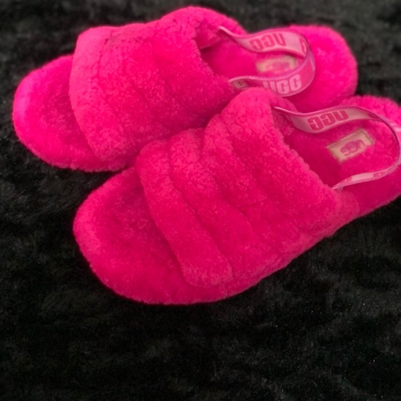 Shoes - ugg furry slippers Sz 6